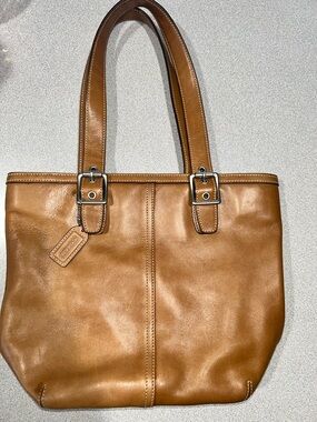 Coach Vintage Y2K Hampton Tote, Camel Leather W Silver Hardware 9572